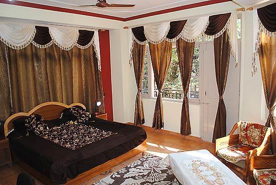 דרמסאלה Hotel Misty Woods מראה חיצוני תמונה